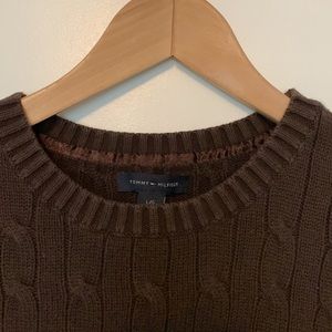 Tommy Hilfiger women’s cotton cable knit in chocolate brown, size L.